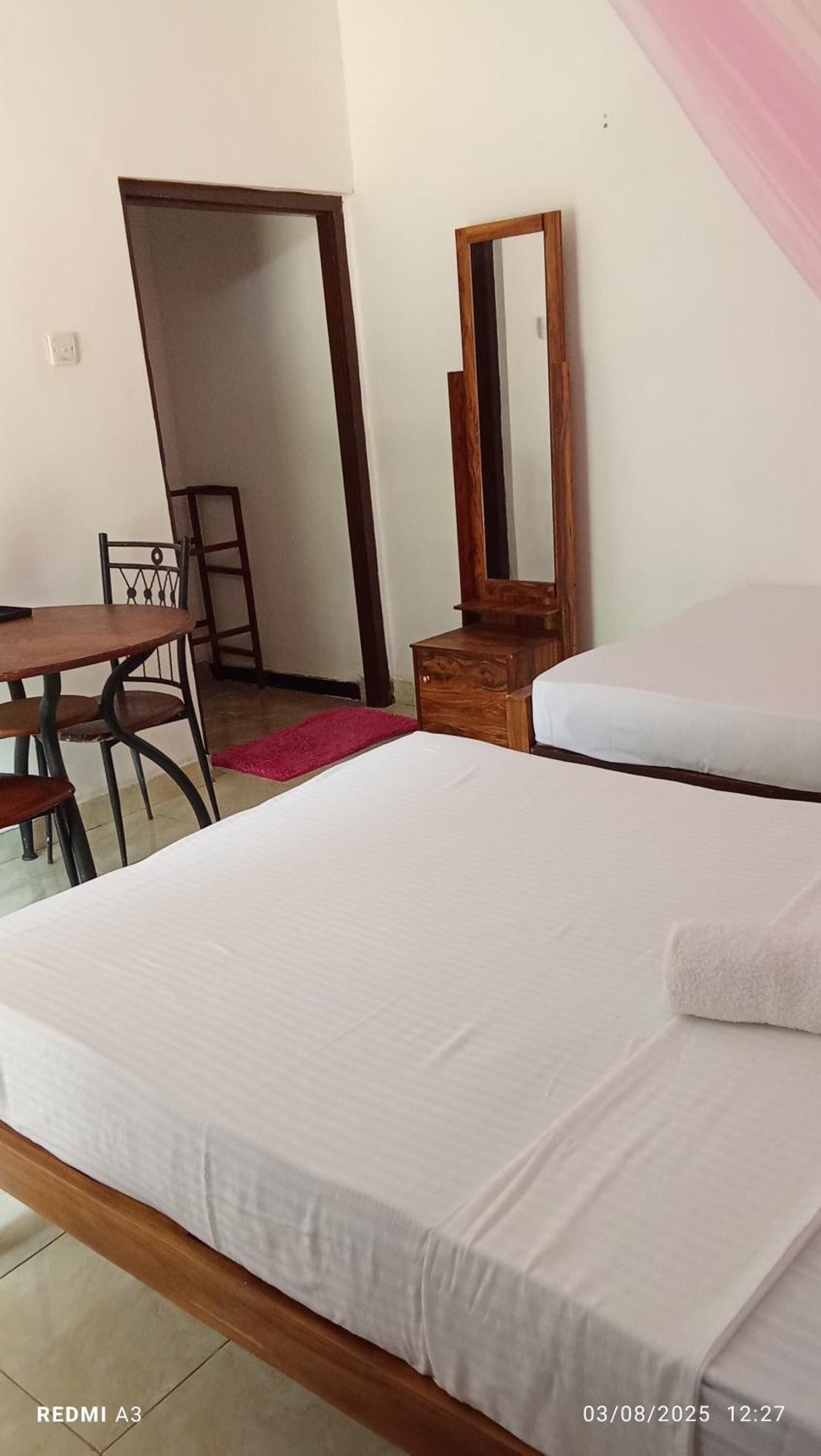 Sidhangana Home Stay Anuradhapura Værelse billede